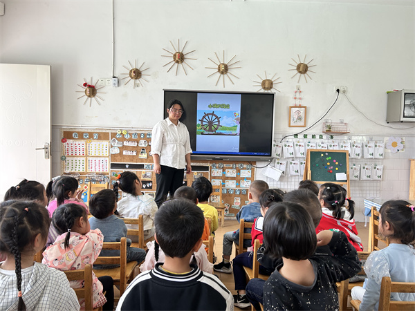 初夏迎小满，万物皆欣欢
