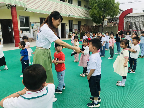 爱护眼睛，守护“心灵之窗”