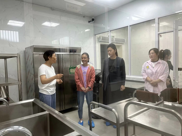 “食”刻相伴 “味”爱而来