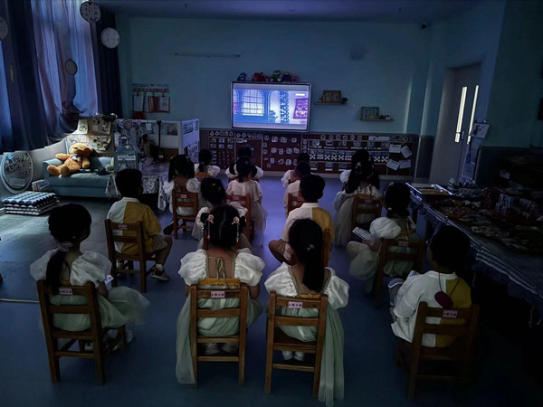 萌动夏日，缤纷“六一”