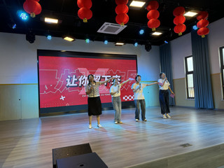 情暖园丁心 共度好时光