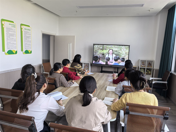 以影为鉴，共筑教育初心